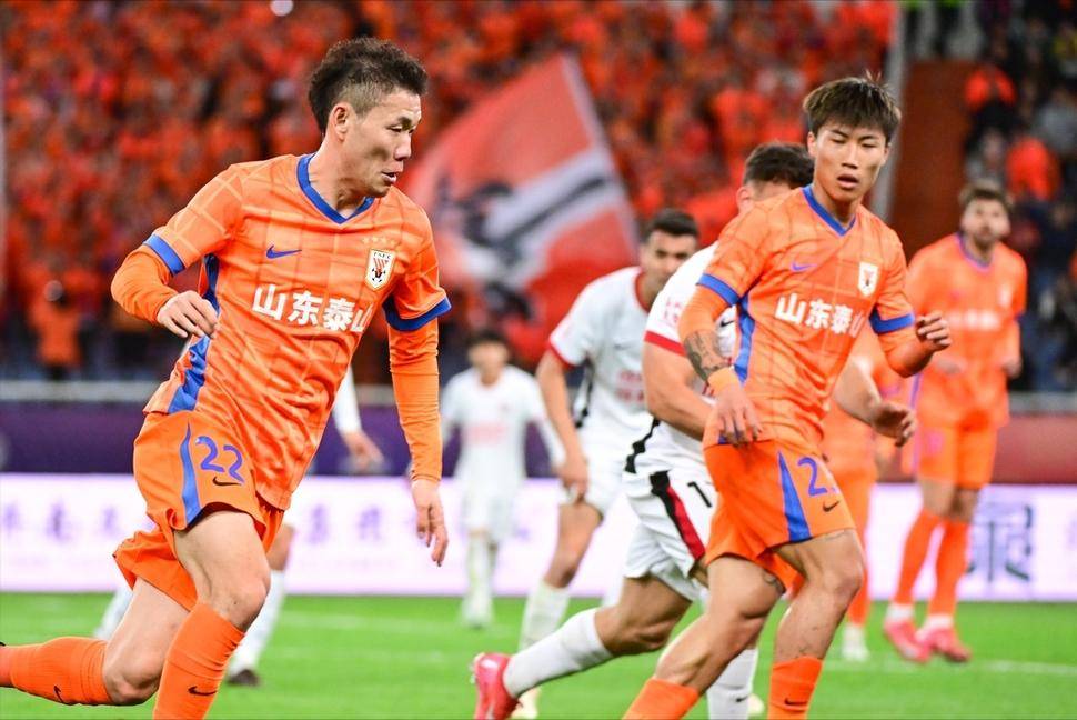 建业客场战平鲁能，积分榜排名继续下滑